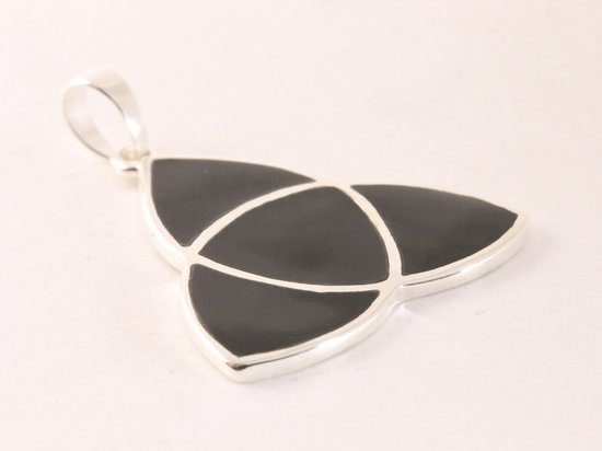 Zilveren triquetra hanger met onyx afbeelding 2