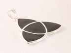 Zilveren triquetra hanger met onyx afbeelding 2
