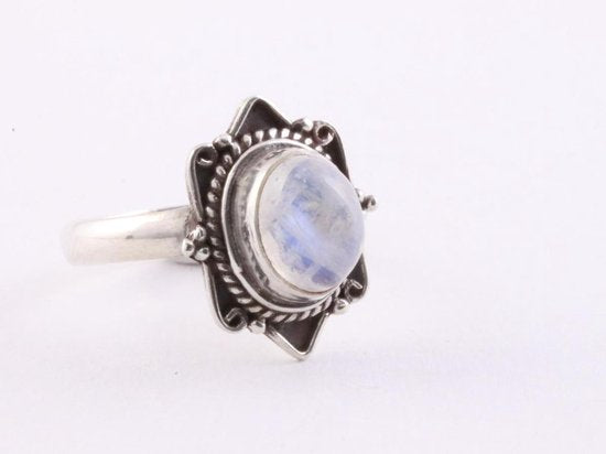 Fijne bewerkte zilveren ring met regenboog maansteen afbeelding 1