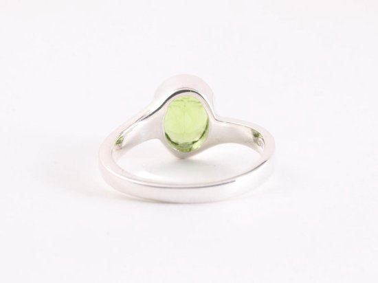 Zilveren ring met peridoot afbeelding 3