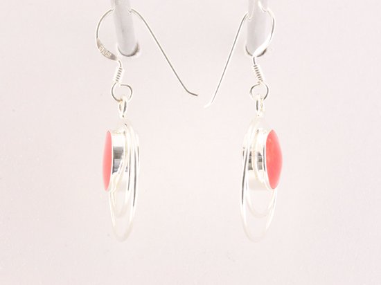 Ronde opengewerkte zilveren oorbellen met rode koraal steen afbeelding 2