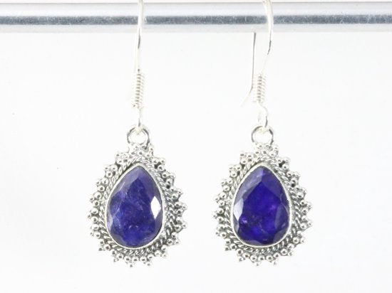 Fijne bewerkte zilveren oorbellen met blauwe saffier afbeelding 3