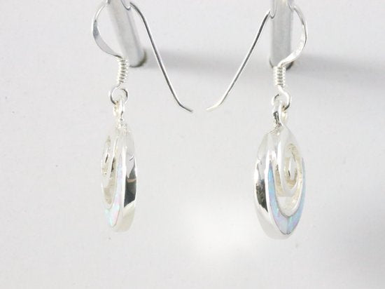 Hoogglans zilveren oorbellen met welo opaal afbeelding 2