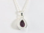 Druppelvormige zilveren hanger met amethist aan ketting afbeelding 3