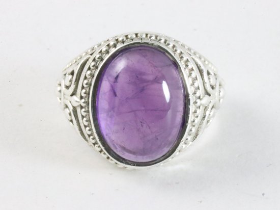 Zware bewerkte zilveren ring met amethist afbeelding 4