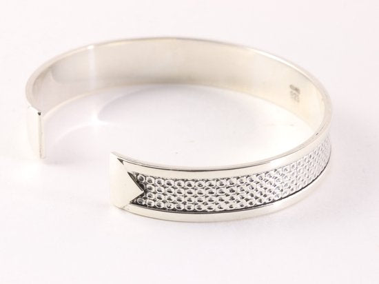 Zware fijn bewerkte zilveren klemarmband afbeelding 3