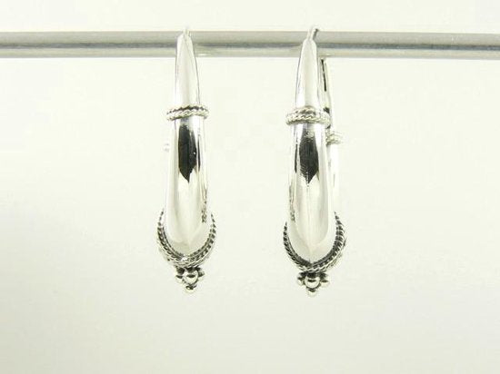 Bewerkte zilveren Bali oorringen afbeelding 3