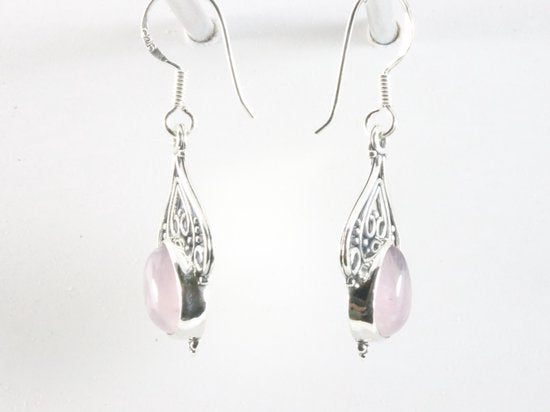 Opengewerkte zilveren oorbellen met rozenkwarts afbeelding 2
