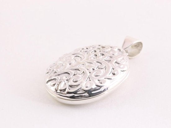 Bewerkt ovaal zilveren medaillon afbeelding 2