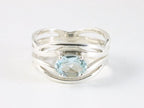 Opengewerkte zilveren ring met blauwe topaas afbeelding 4