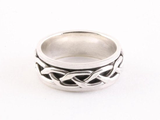 Zilveren geluksring met kruiskabelpatroon afbeelding 1