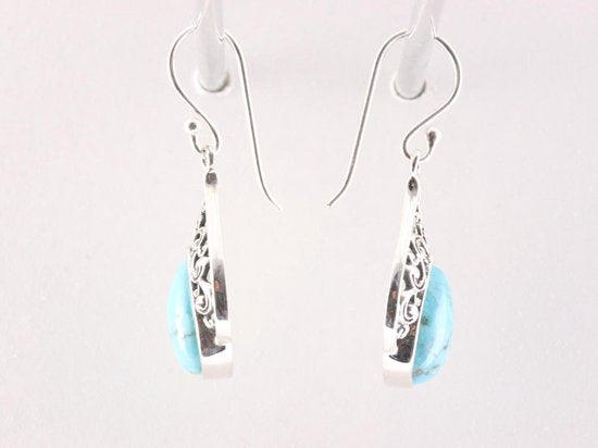 Opengewerkte zilveren oorbellen met Arizona turkoois afbeelding 2