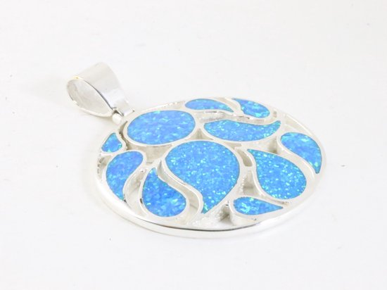 Ronde opengewerkte zilveren hanger met Australische opaal aan ketting afbeelding 2