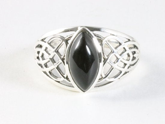 Opengewerkte zilveren ring met onyx afbeelding 4