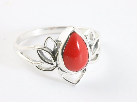 Opengewerkte zilveren lotus bloem ring met rode koraal steen afbeelding 1