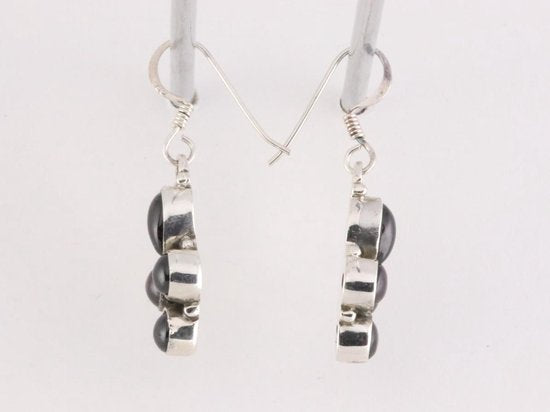 Zilveren oorbellen met granaat afbeelding 2