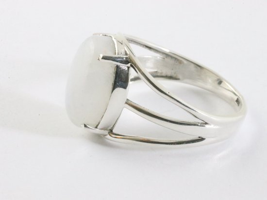 Opengewerkte zilveren ring met regenboog maansteen afbeelding 2