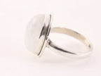 Ovale zilveren ring met regenboog maansteen afbeelding 2
