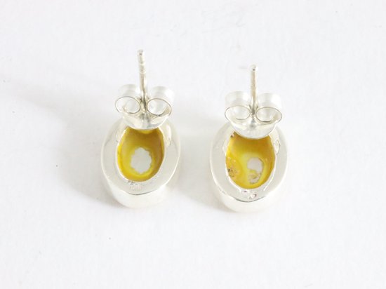 Ovale hoogglans zilveren oorstekers met goudkleurige schelp afbeelding 2