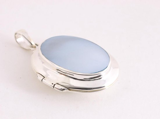 Ovaal hoogglans zilveren medaillon met lichtblauwe schelp afbeelding 2