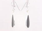 Grote druppelvormige zilveren oorbellen met onyx afbeelding 2