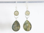 Lange zilveren oorbellen met labradoriet afbeelding 2