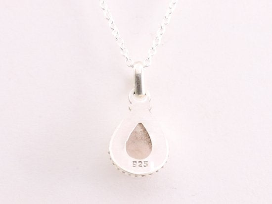 Bewerkte druppelvormige zilveren hanger met rozenkwarts aan ketting afbeelding 3