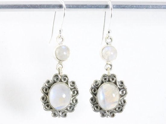 Lange bewerkte zilveren oorbellen met regenboog maansteen afbeelding 4