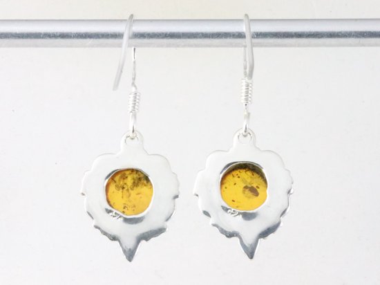 Bewerkte zilveren oorbellen met amber afbeelding 2
