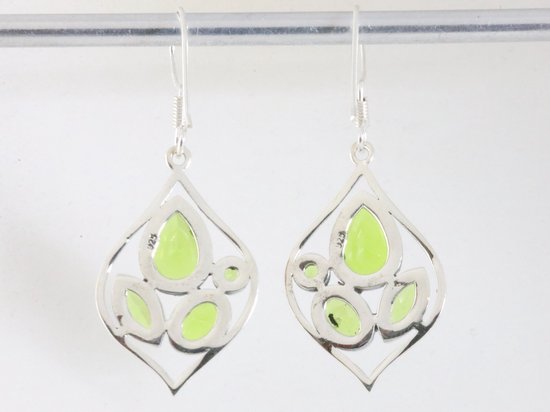 Opengewerkte zilveren oorbellen met peridoot afbeelding 2