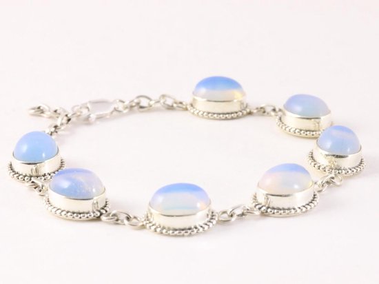 Bewerkte zilveren armband met vuuropaal afbeelding 2