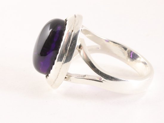 Bewerkte zilveren ring met amethist afbeelding 2