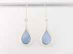 Druppelvormige zilveren oorbellen met lichtblauwe schelp afbeelding 4