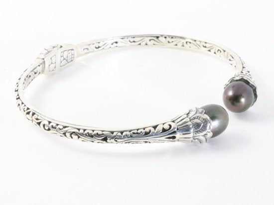 Traditionele bewerkte zilveren klemarmband met zwarte parels afbeelding 2
