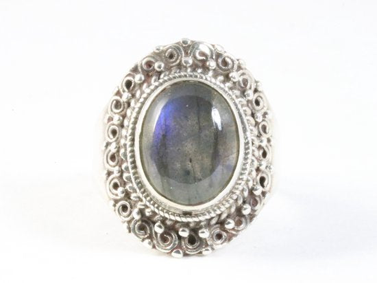 Bewerkte zilveren ring met labradoriet afbeelding 4