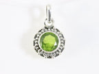 Fijne bewerkte ronde zilveren hanger met peridoot afbeelding 4
