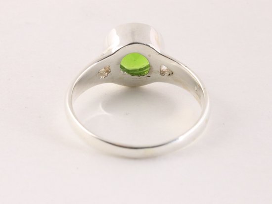 Zilveren ring met peridoot afbeelding 3