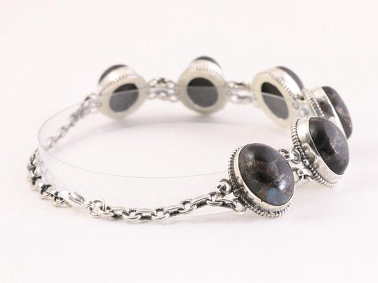 Zware bewerkte zilveren armband met grote zwarte koperturkoois stenen afbeelding 3