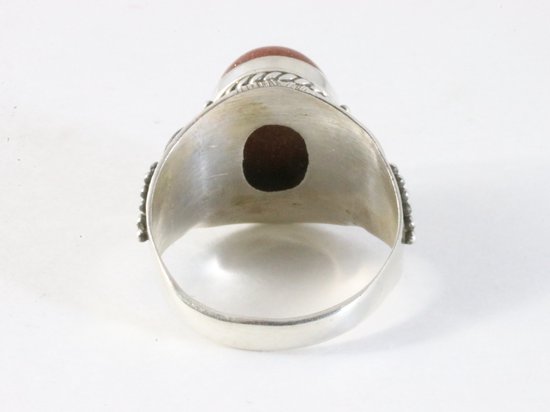 Bewerkte zilveren ring met goudsteen afbeelding 3