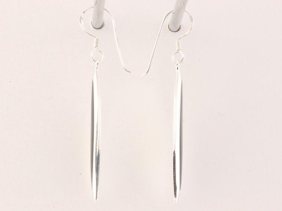 Lange fijne zilveren oorbellen met onyx afbeelding 2