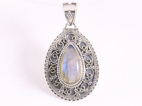 Bewerkte zilveren hanger met labradoriet afbeelding 1