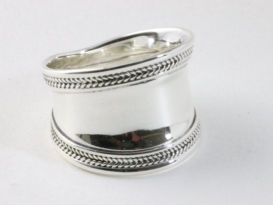 Brede hoogglans zilveren ring met kabelpatronen afbeelding 1