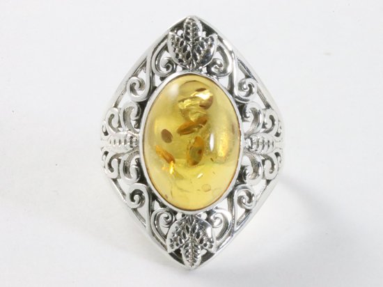 Opengewerkte zilveren ring met amber afbeelding 4