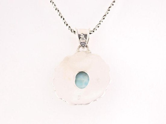 Bewerkte zilveren hanger met larimar aan ketting afbeelding 3