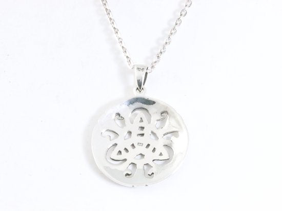 Ronde zilveren hanger met oneindige knoop aan ketting afbeelding 3