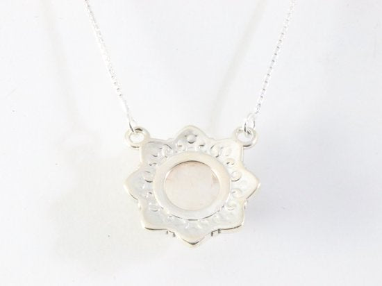 Fijne bewerkte zilveren ketting met regenboog maansteen afbeelding 2