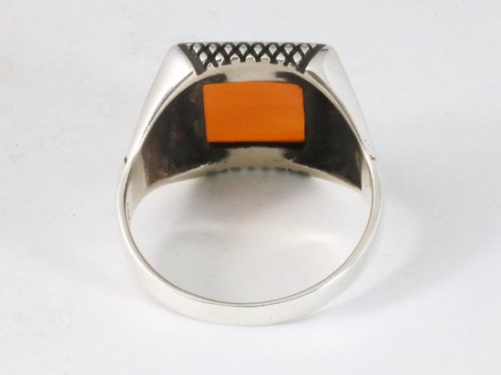 Bewerkte zilveren ring met carneool afbeelding 3
