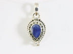 Traditioneel bewerkt zilveren medaillon met blauwe saffier afbeelding 4
