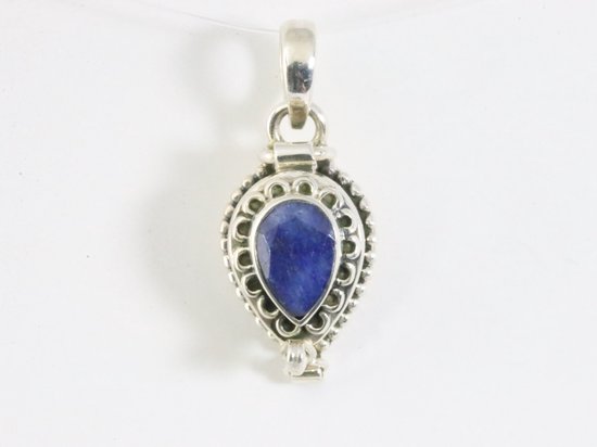 Traditioneel bewerkt zilveren medaillon met blauwe saffier afbeelding 4