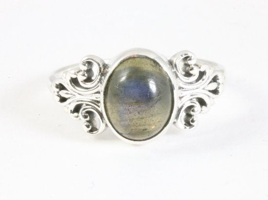 Fijne bewerkte zilveren ring met labradoriet afbeelding 4